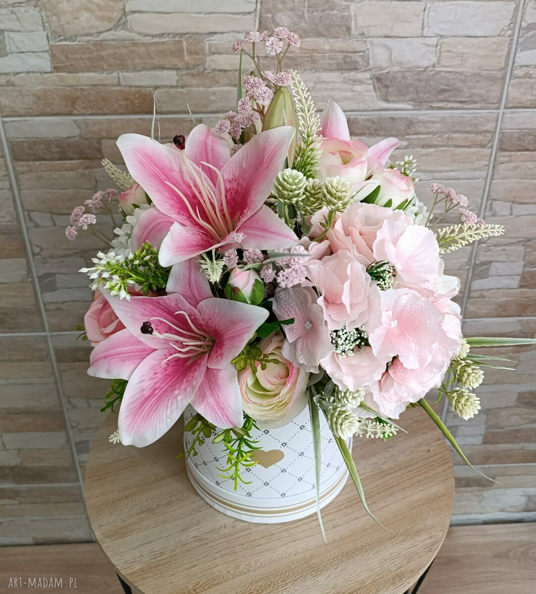 Flowerbox XXL z liliami - elegancki prezent i dekoracja wnętrz