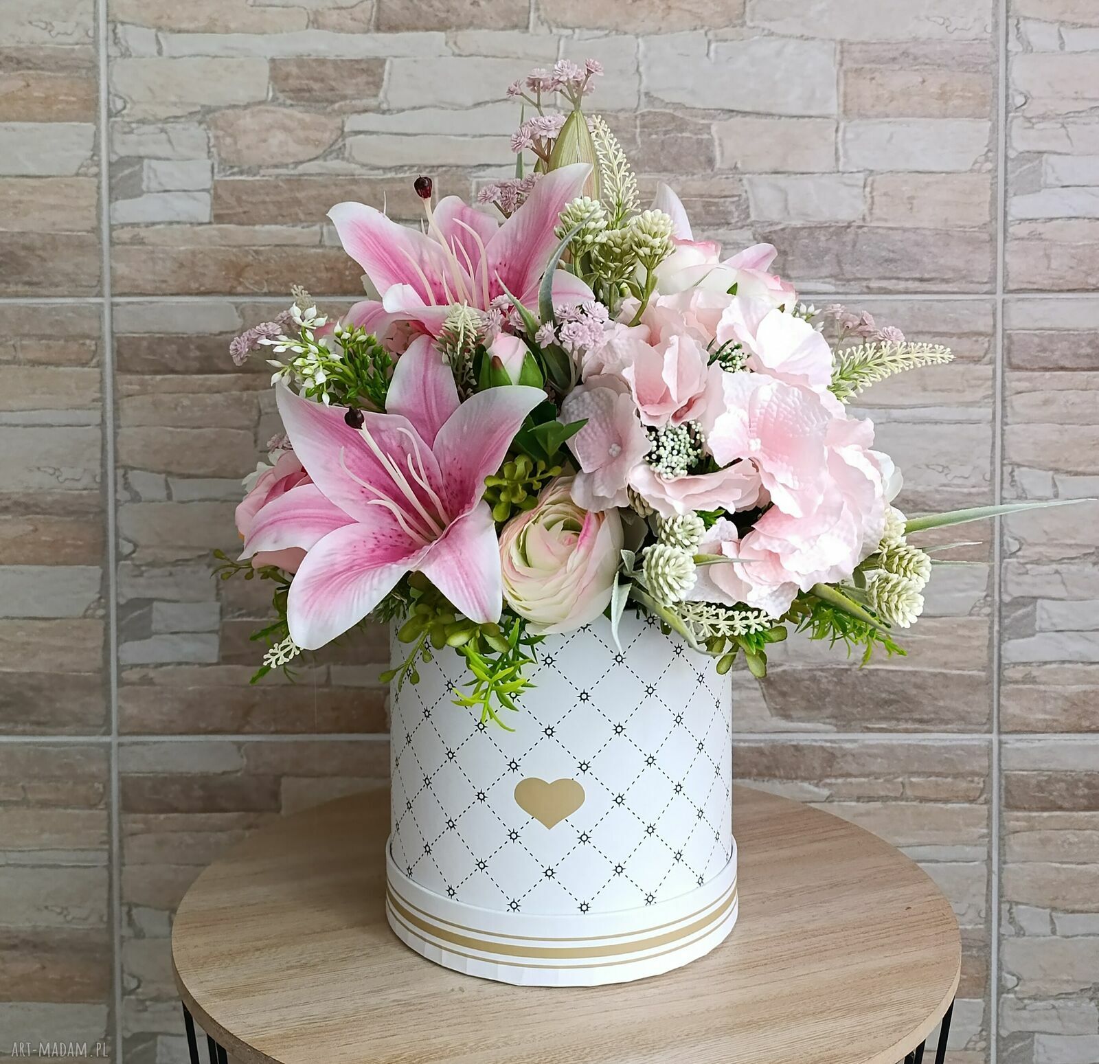 Flowerbox XXL z liliami - elegancki prezent i dekoracja wnętrz