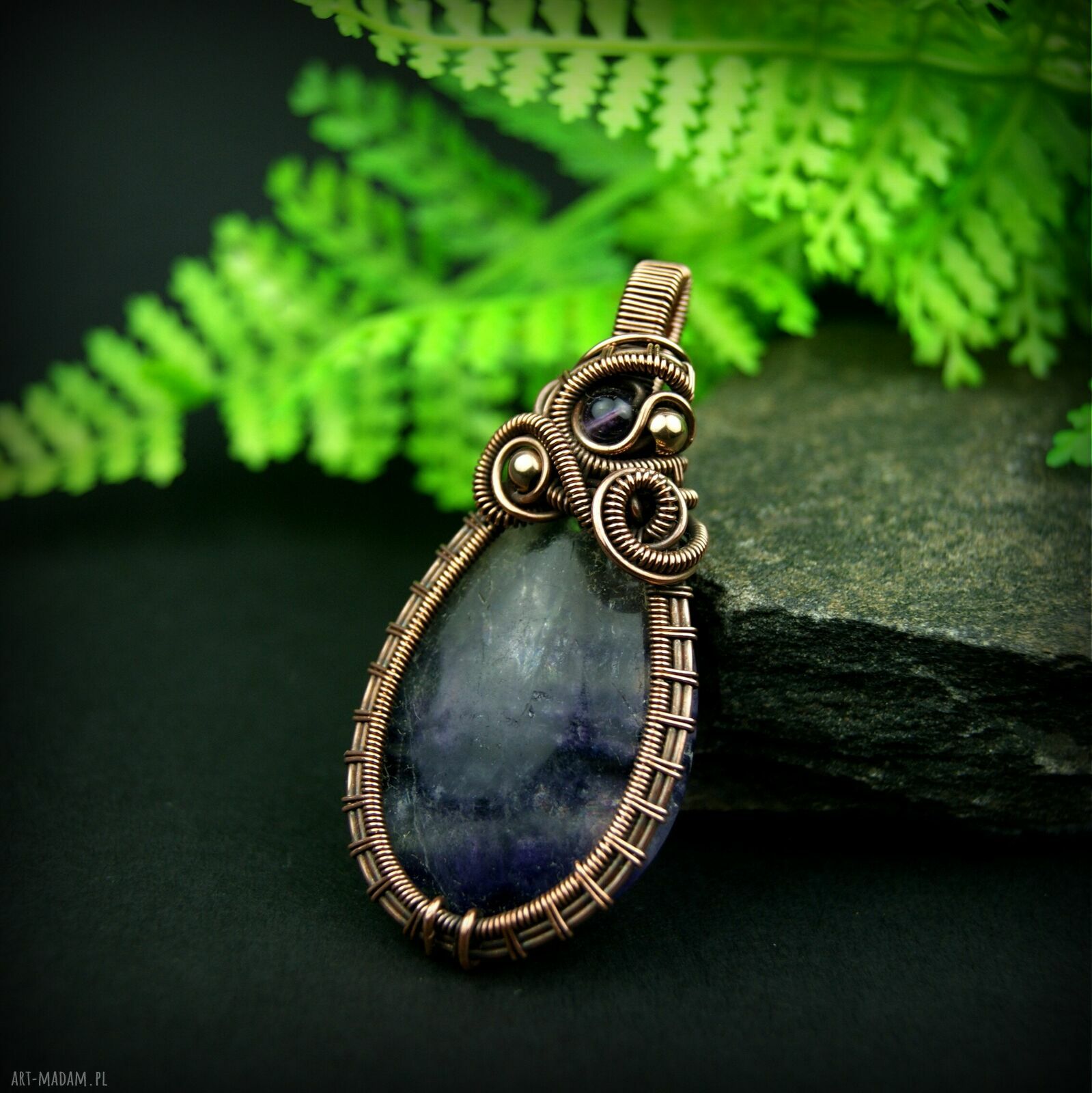 Wisiorek z fluorytem - wire wrapping z ametystem i hematytami