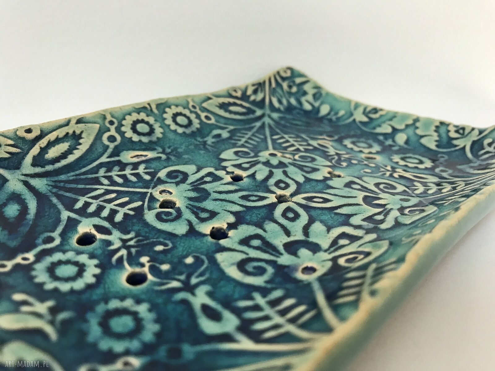 Folkowa mydelniczka ceramiczna Ceramika Ana - rękodzieło w kolorach beż i turkus