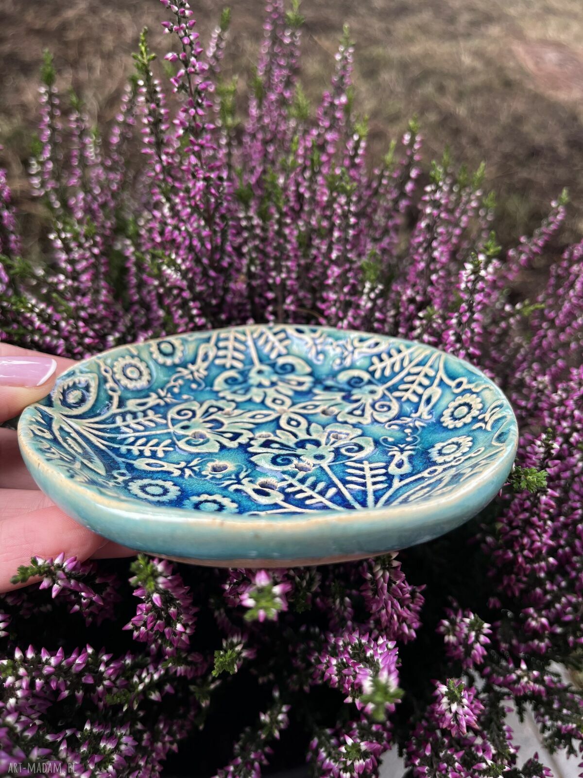Folkowa mydelniczka ceramiczna z odpływem wody