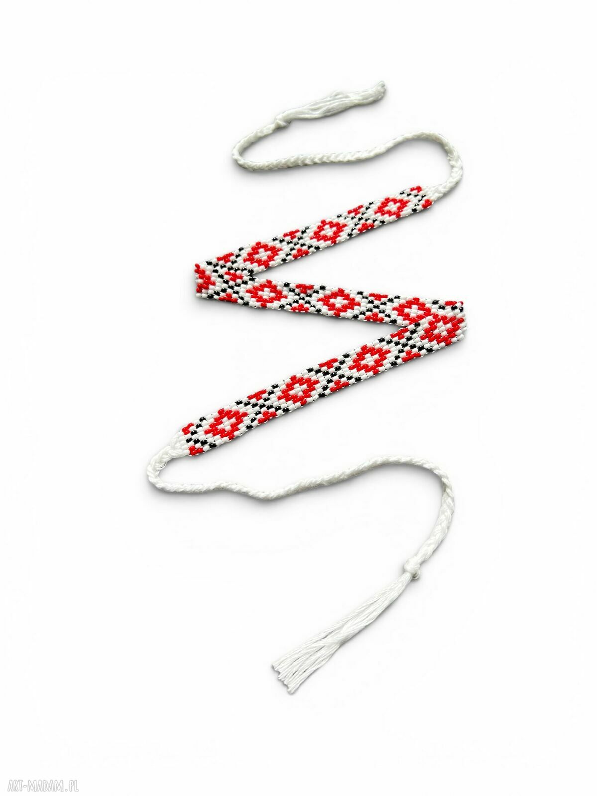 Folkowy choker z koralików z etnicznym ornamentem