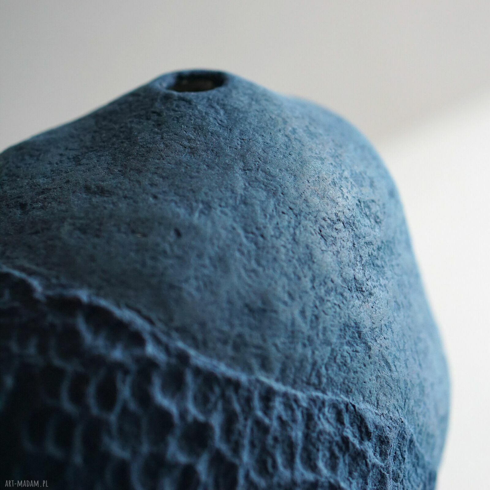 Rzeźbiona forma dekoracyjna na suszone kwiaty z paper mache