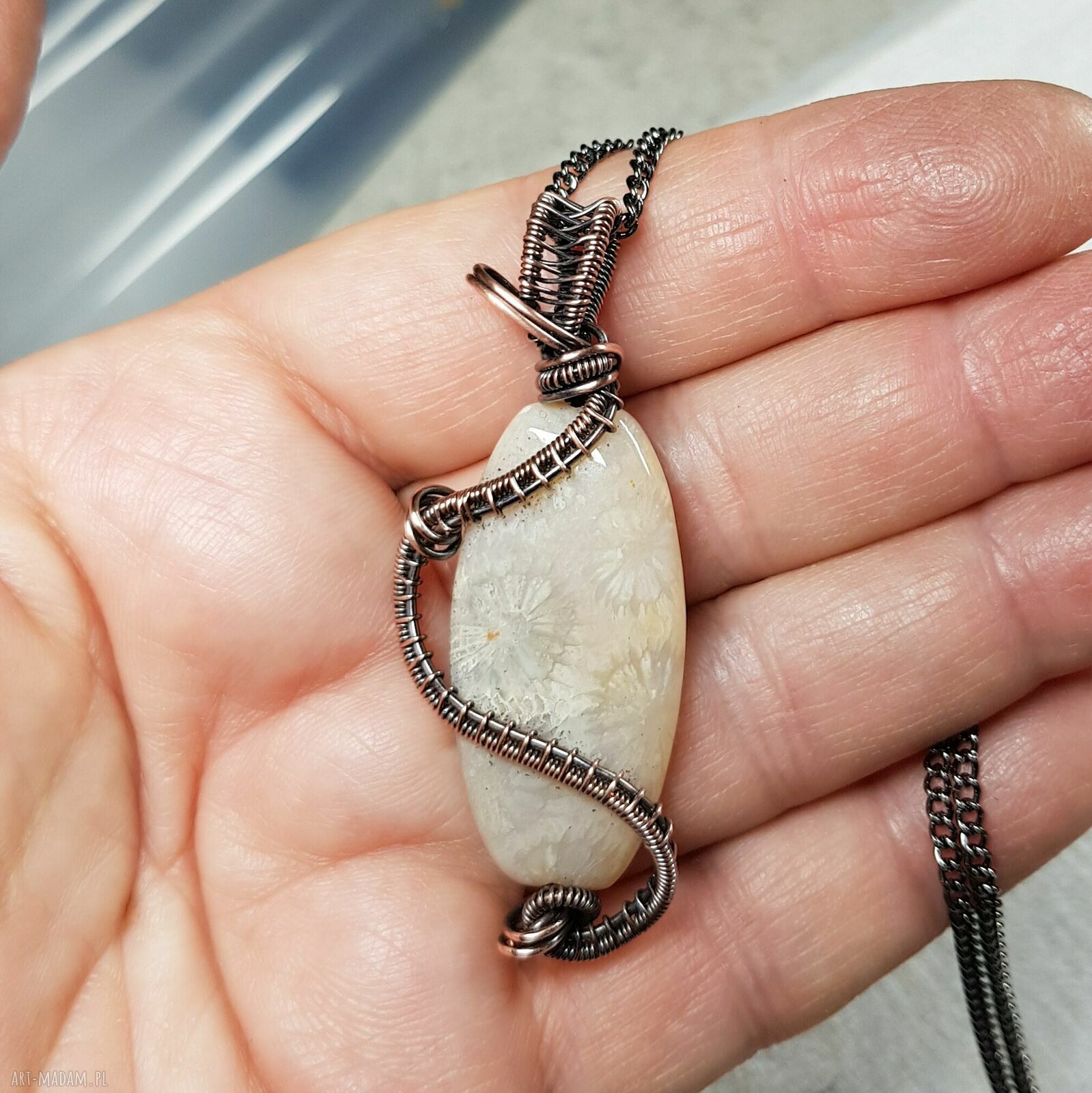 Fossil m294 - miedziany wisiorek wire wrapping dla kobiet