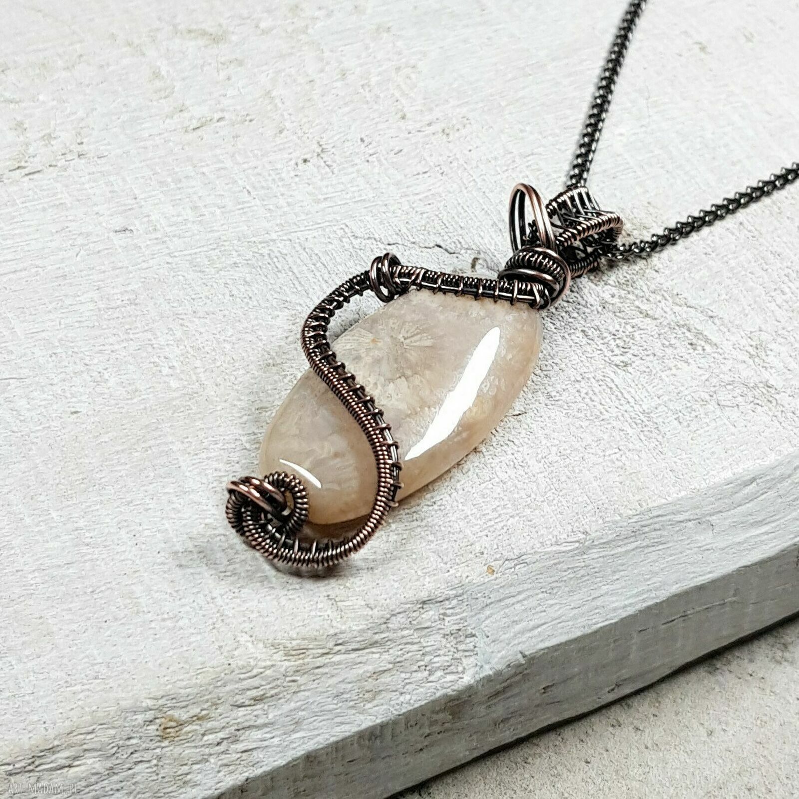 Fossil m294 - miedziany wisiorek wire wrapping dla kobiet