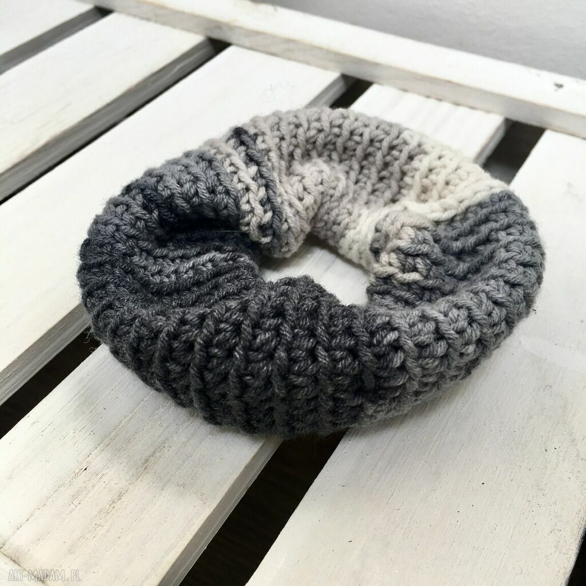 Gumka frotka Scrunchie do włosów handmade z bawełny