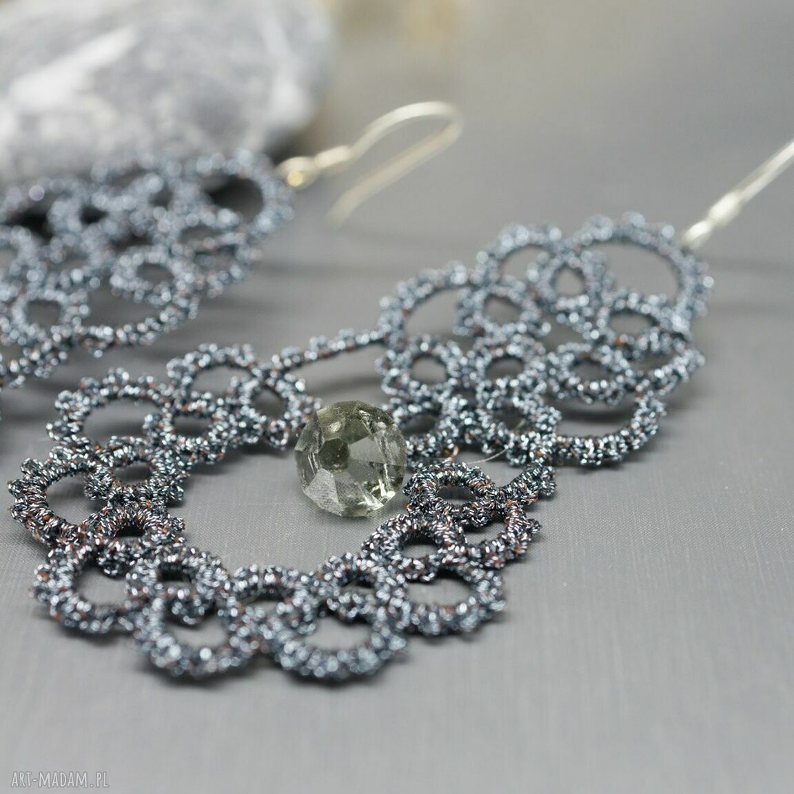Wiszące kolczyki frywolitki z kryształkami Swarovski 085 - szare