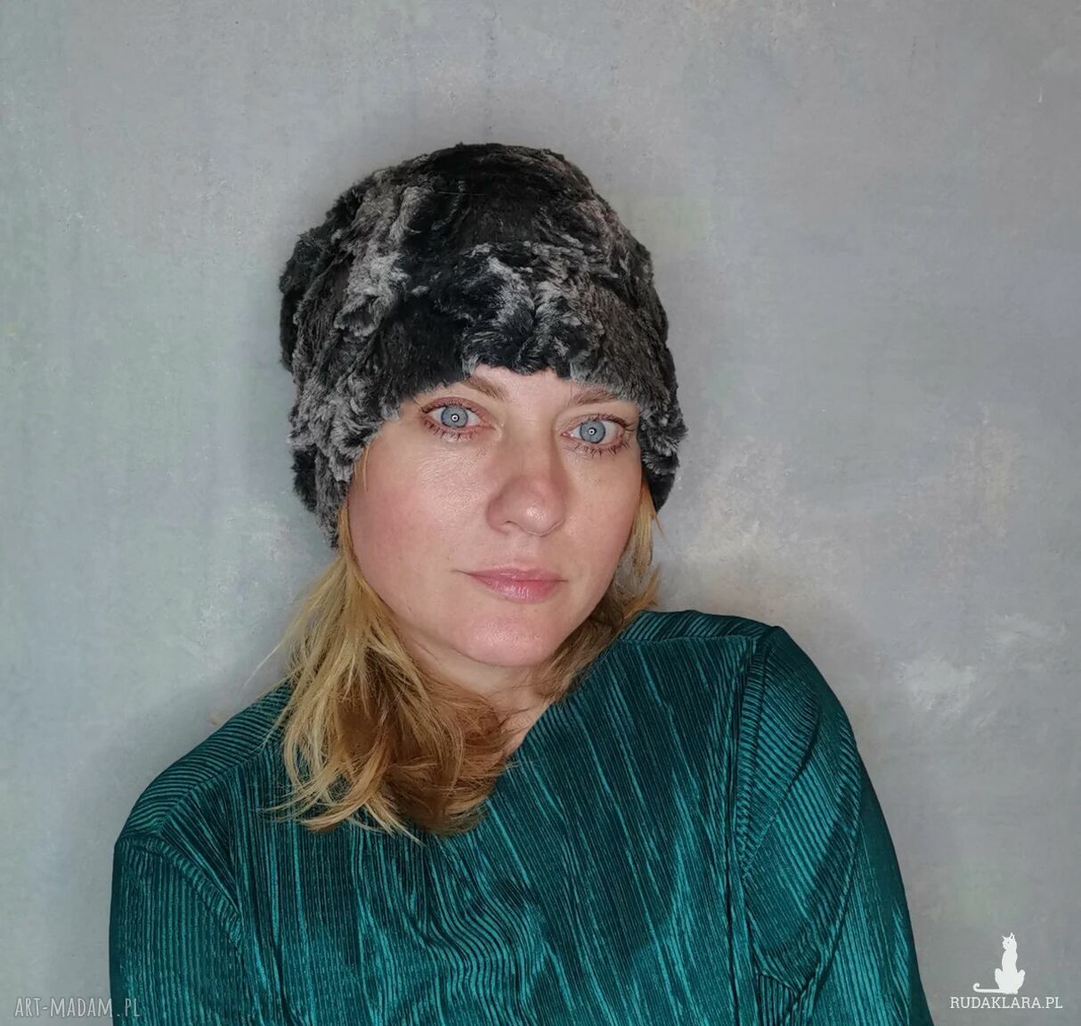 Szara futrzana czapka boho jak karakuły - ciepła na zimę, rozmiar uniwersalny