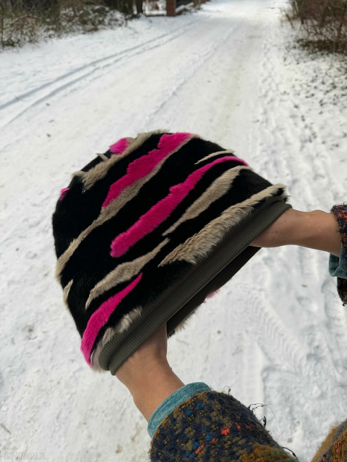 Futrzana czapka na podszewce Duża Szalona