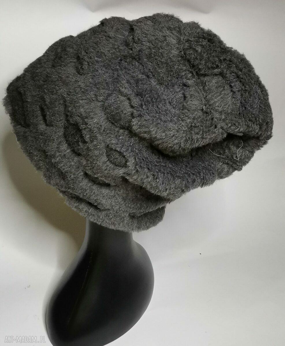 Szara futrzana czapka z podszewką - rozmiar uniwersalny (handmade)