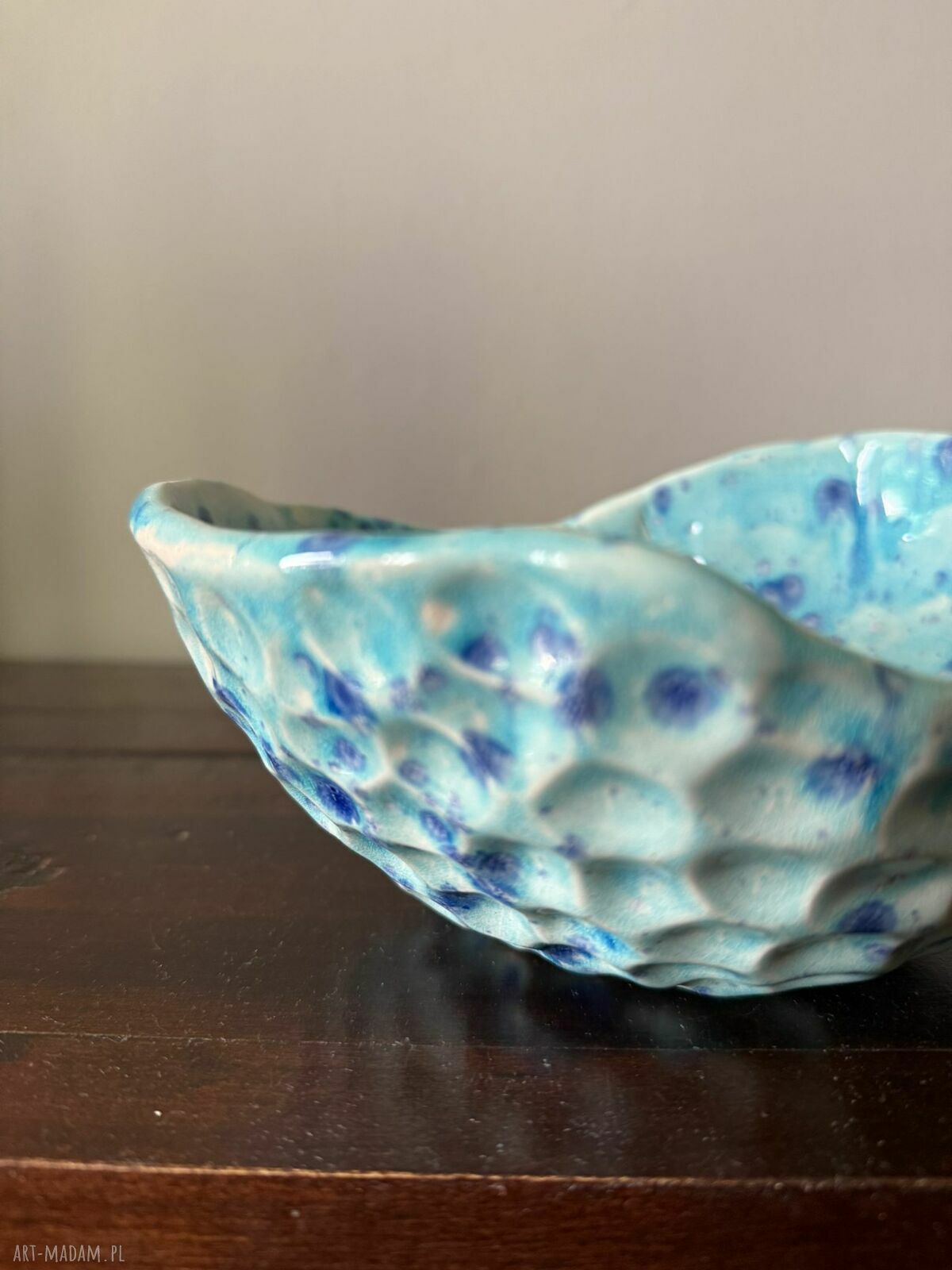 Ręcznie robiona miska ceramiczna Galaktyczne Turquoise z efektem Craquele