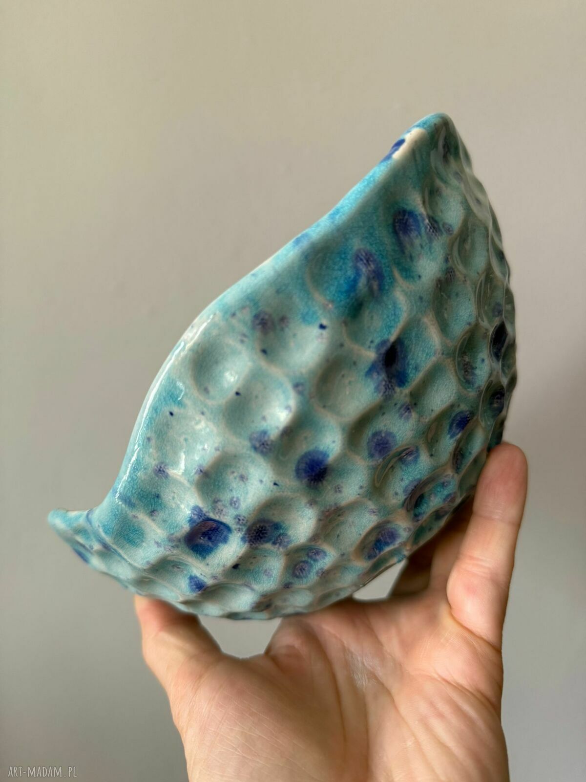 Ręcznie robiona miska ceramiczna Galaktyczne Turquoise z efektem Craquele