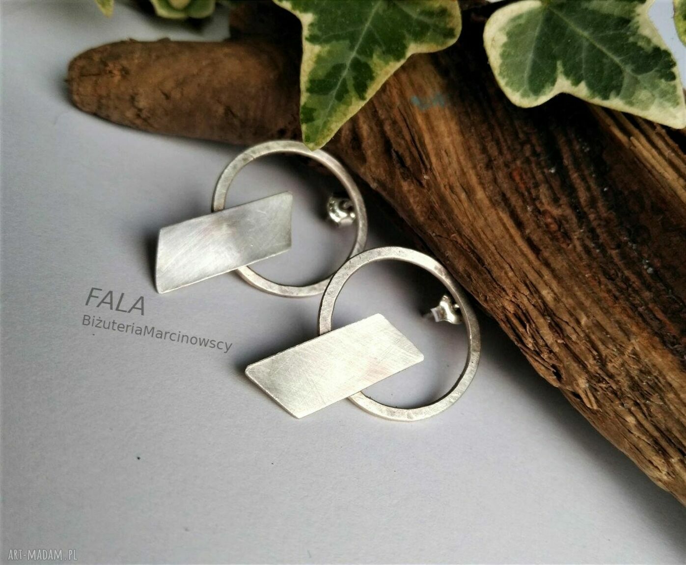 Geometryczne kolczyki srebrne Fala na wkręty