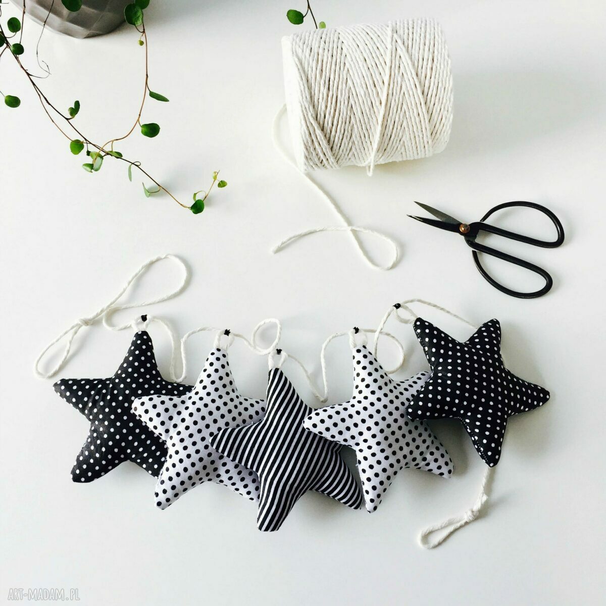 Girlanda gwiazdkowa black&white gwiazdki stars gwiazdeczki