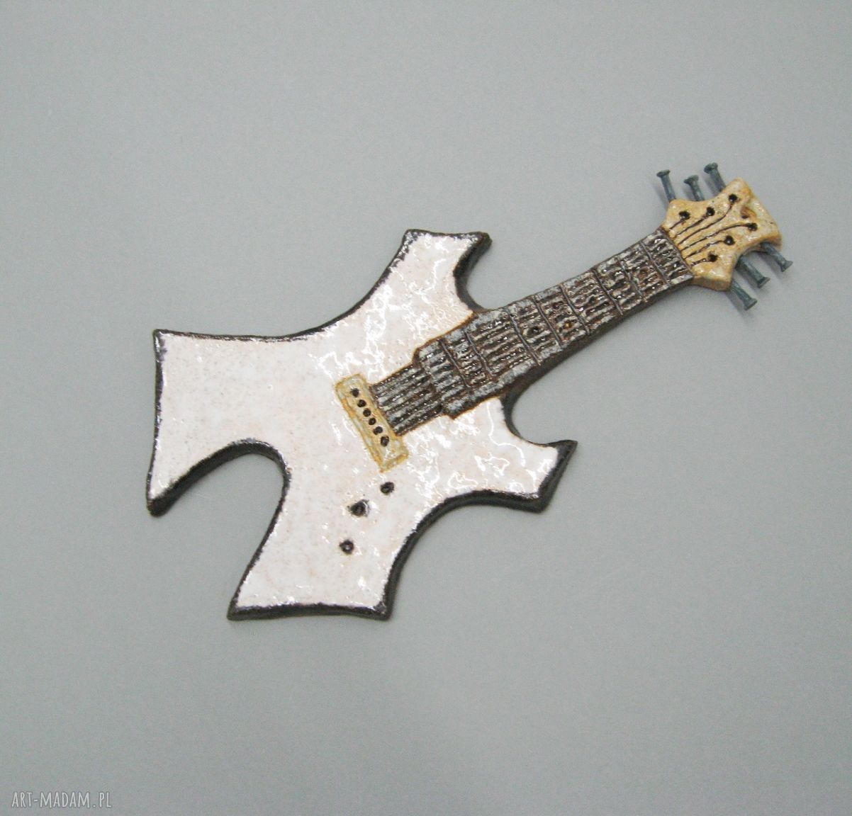 Gitara rokowa II - ręcznie wykonana dekoracja ceramiczna z metalowymi detalami