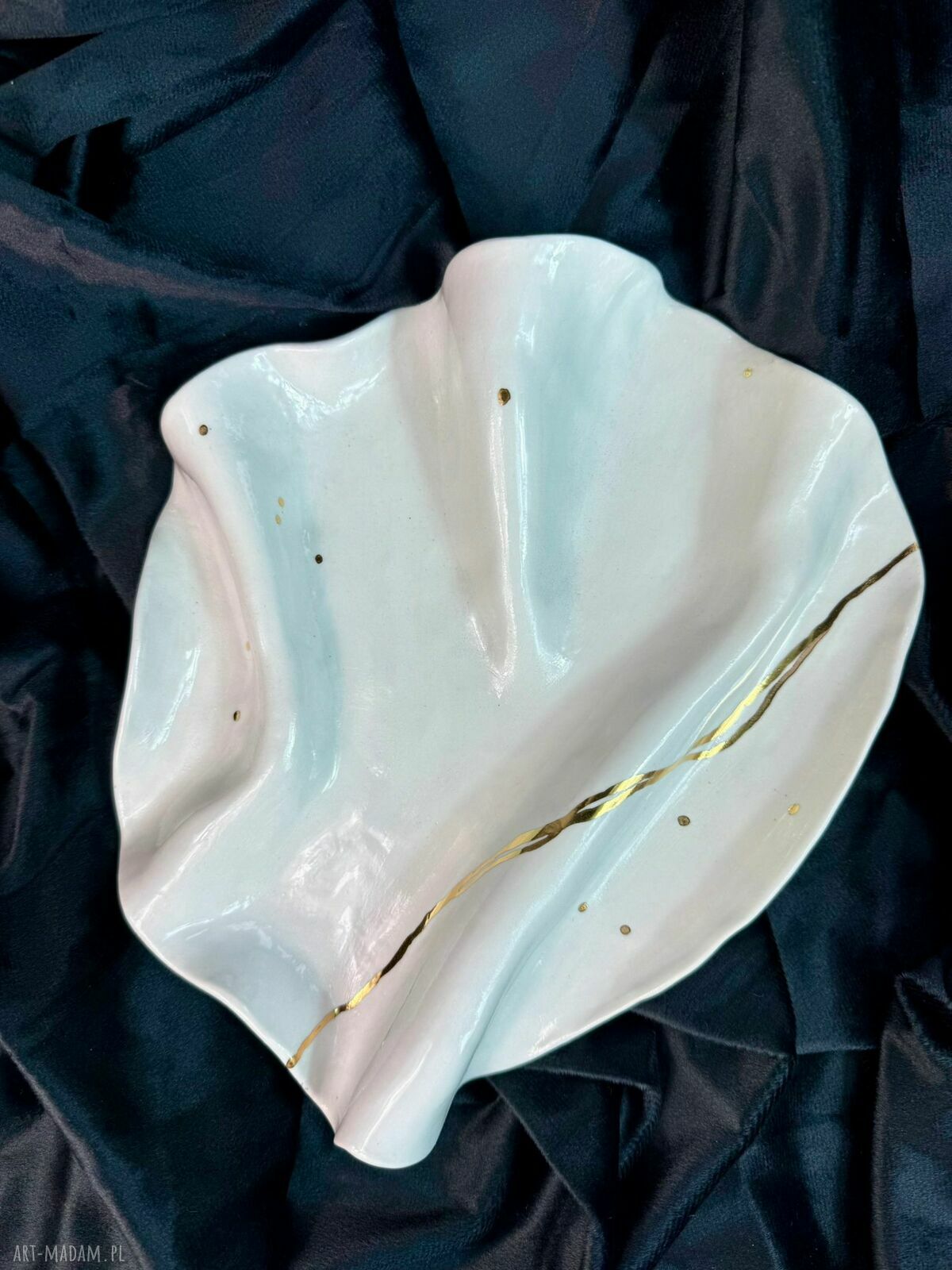 Golden Lines Plate - talerzyk z białej porcelany ze złotymi liniami