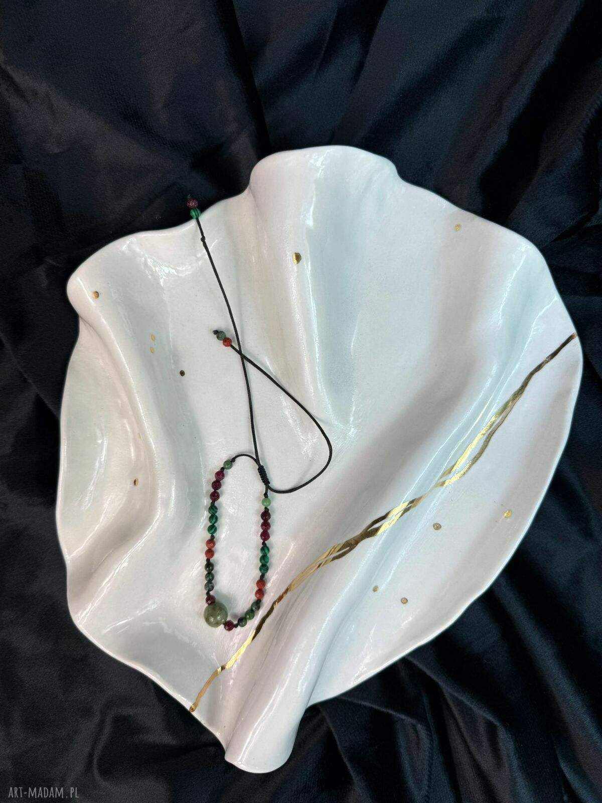 Golden Lines Plate - talerzyk z białej porcelany ze złotymi liniami