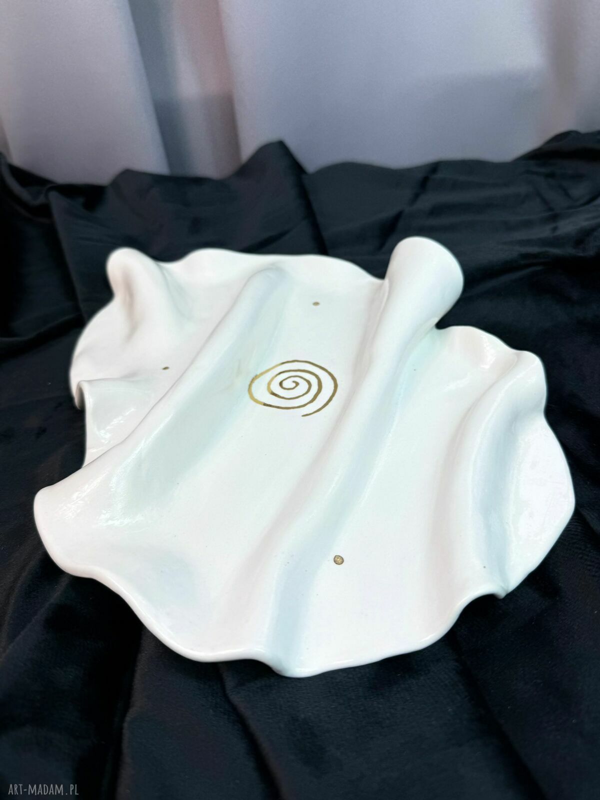 Golden Spiral Platter - patera z białej porcelany ze złotą spiralą