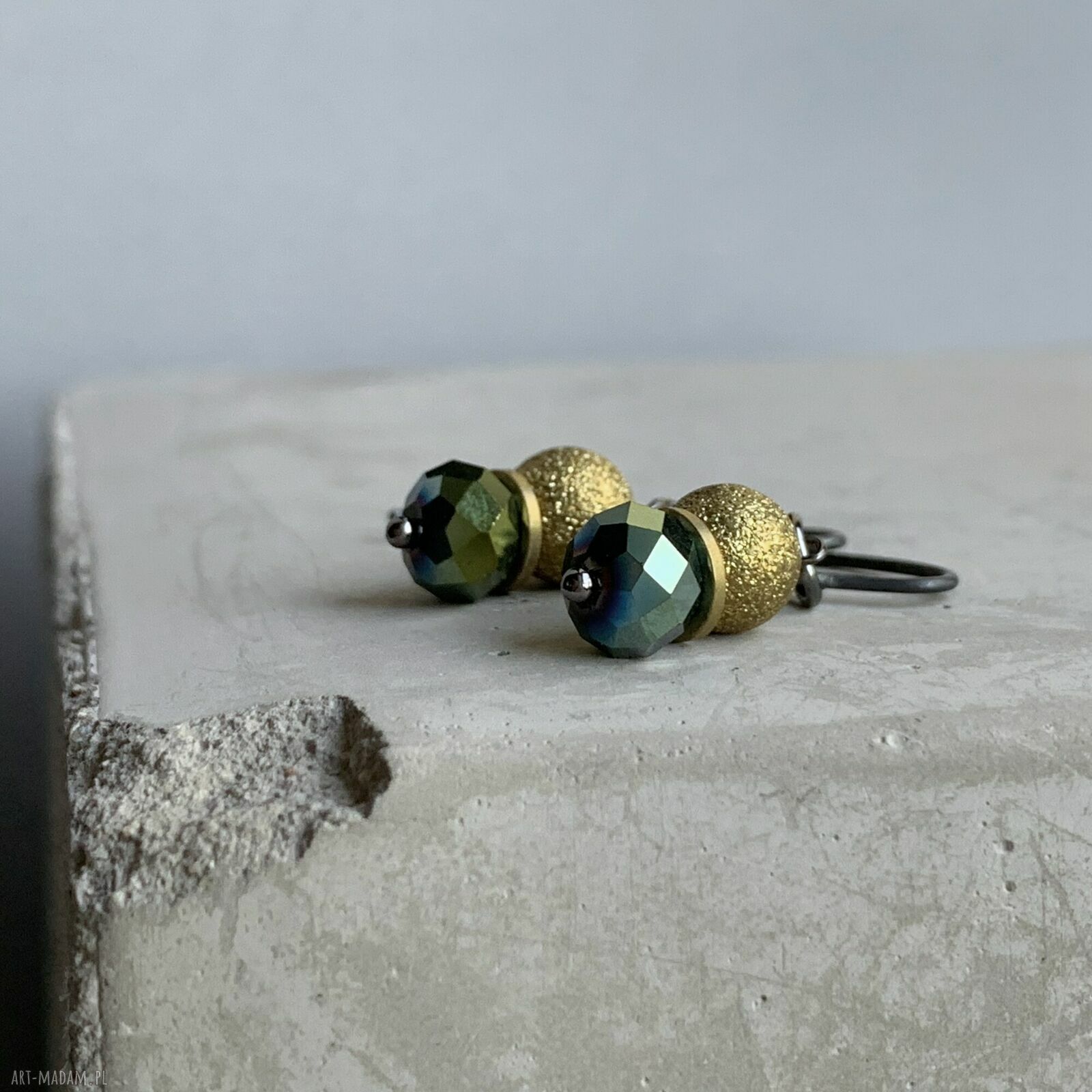 Kolczyki Golden Shadow & Khaki Green - handmade ze srebra 925, mosiądzu i szkła