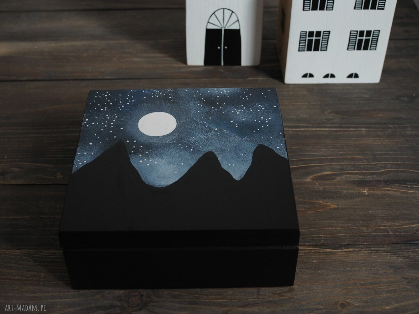 Góry - pudełko drewniane ręcznie malowane 15x15 cm