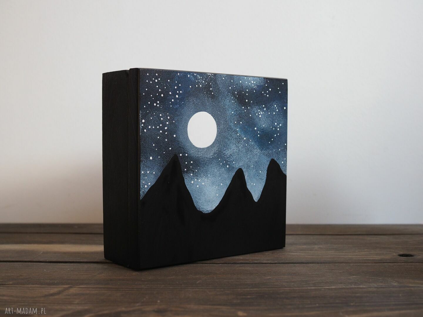Góry - pudełko drewniane ręcznie malowane 15x15 cm