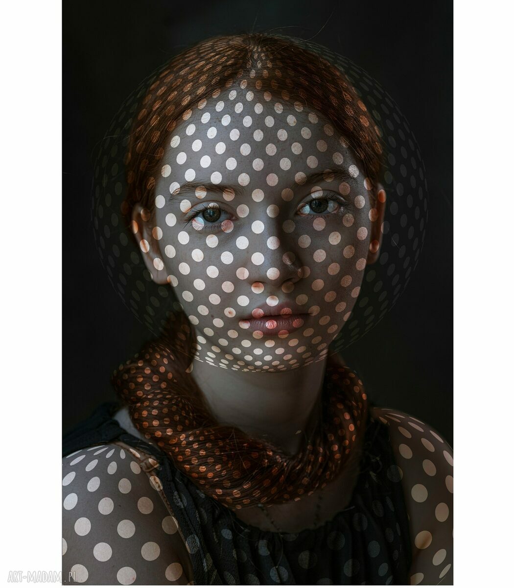 Grafika Dot1: surrealistyczny portret kobiety 60x80 cm