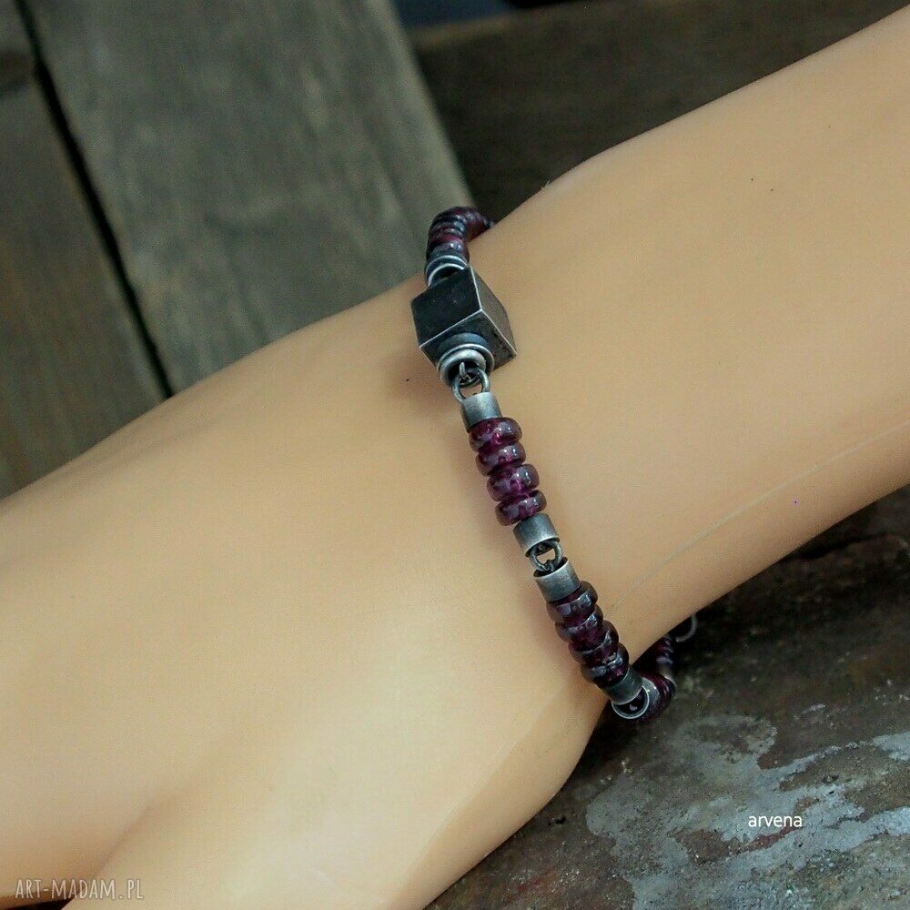 Oksydowana bransoletka ze srebra 925 z granatami (Arvena) - handmade
