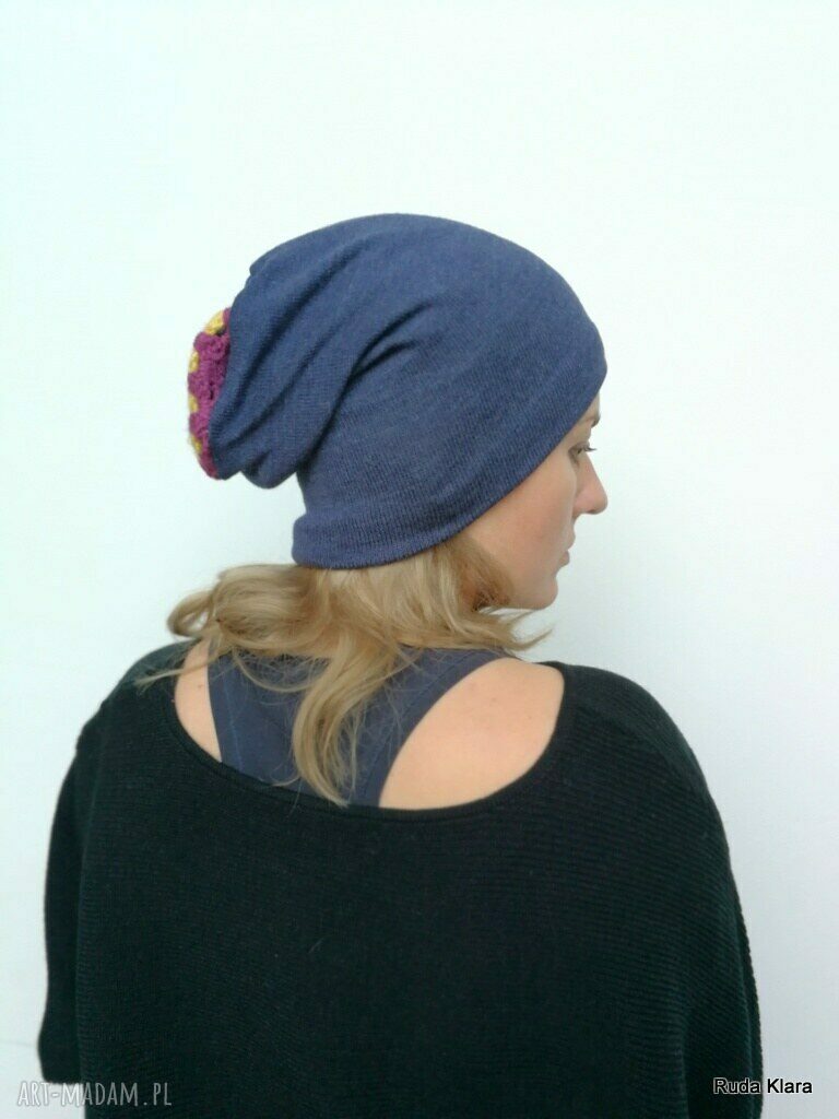 Granatowa wełniana czapka damska z patchworkową górą - handmade