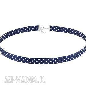 granatowy choker w kropeczki - srebrne naszyjniki