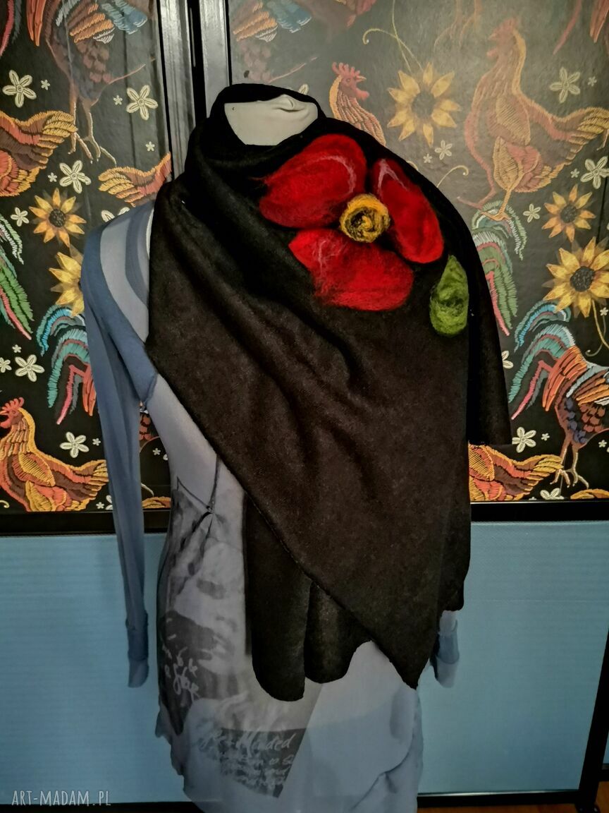 Granatowy szal damski zimowy z wełny merynosów - długi komin handmade