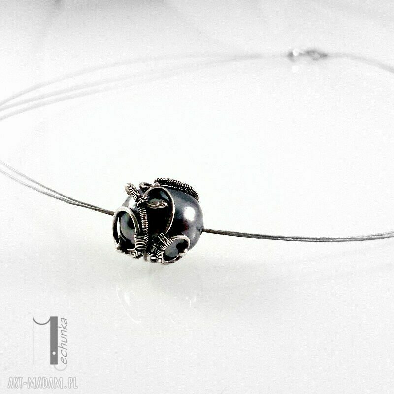 Graphite - srebrny naszyjnik z perłą Majorka w technice wire wrapping