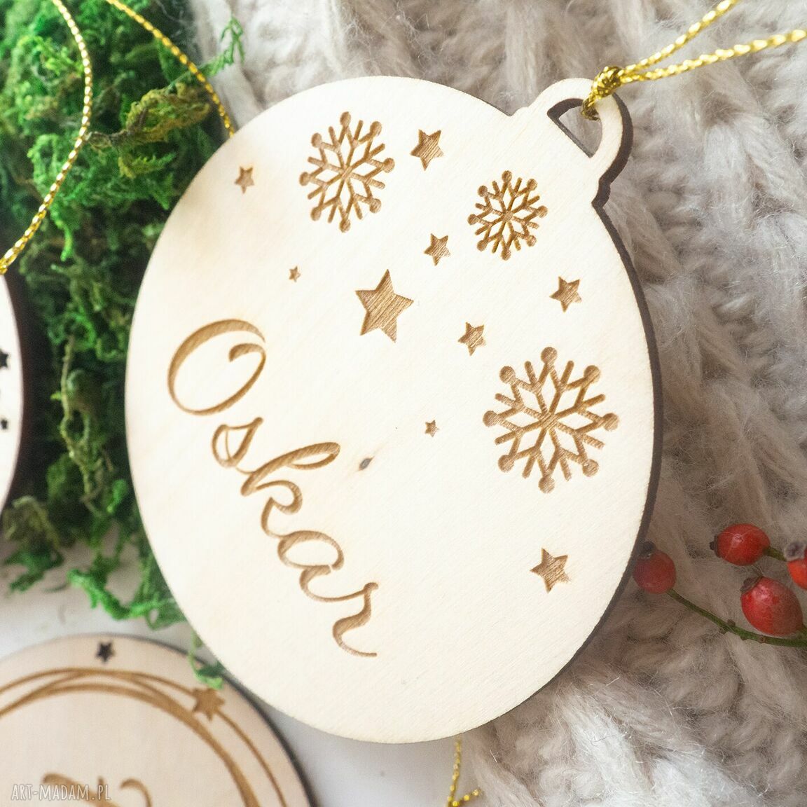 Bombka grawer „Pada śnieg” - personalizowana bombka drewniana