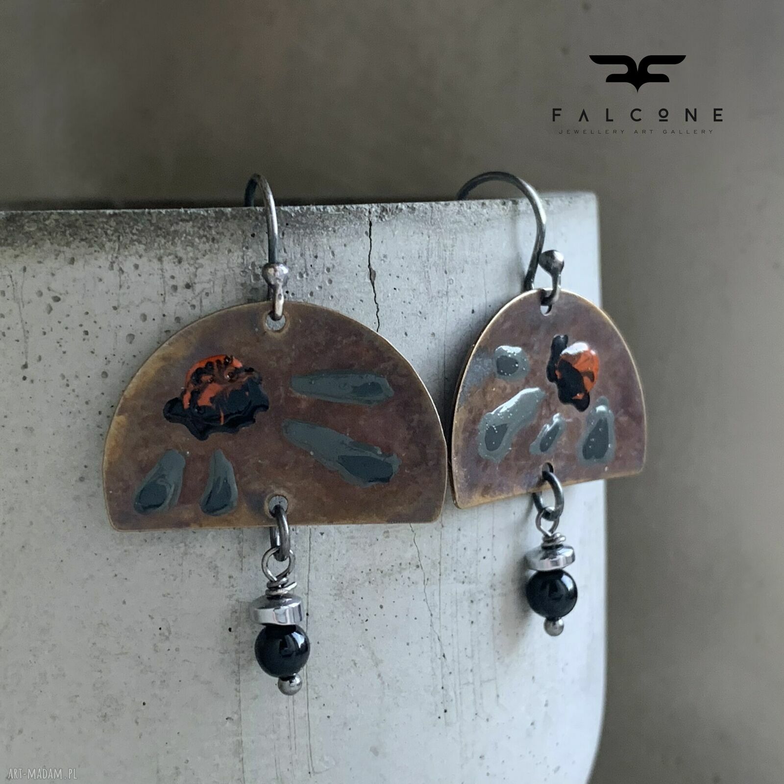 Kolczyki Gray Flowers & Onyx - ręcznie robione emaliowane kwiaty z onyksowymi kulkami