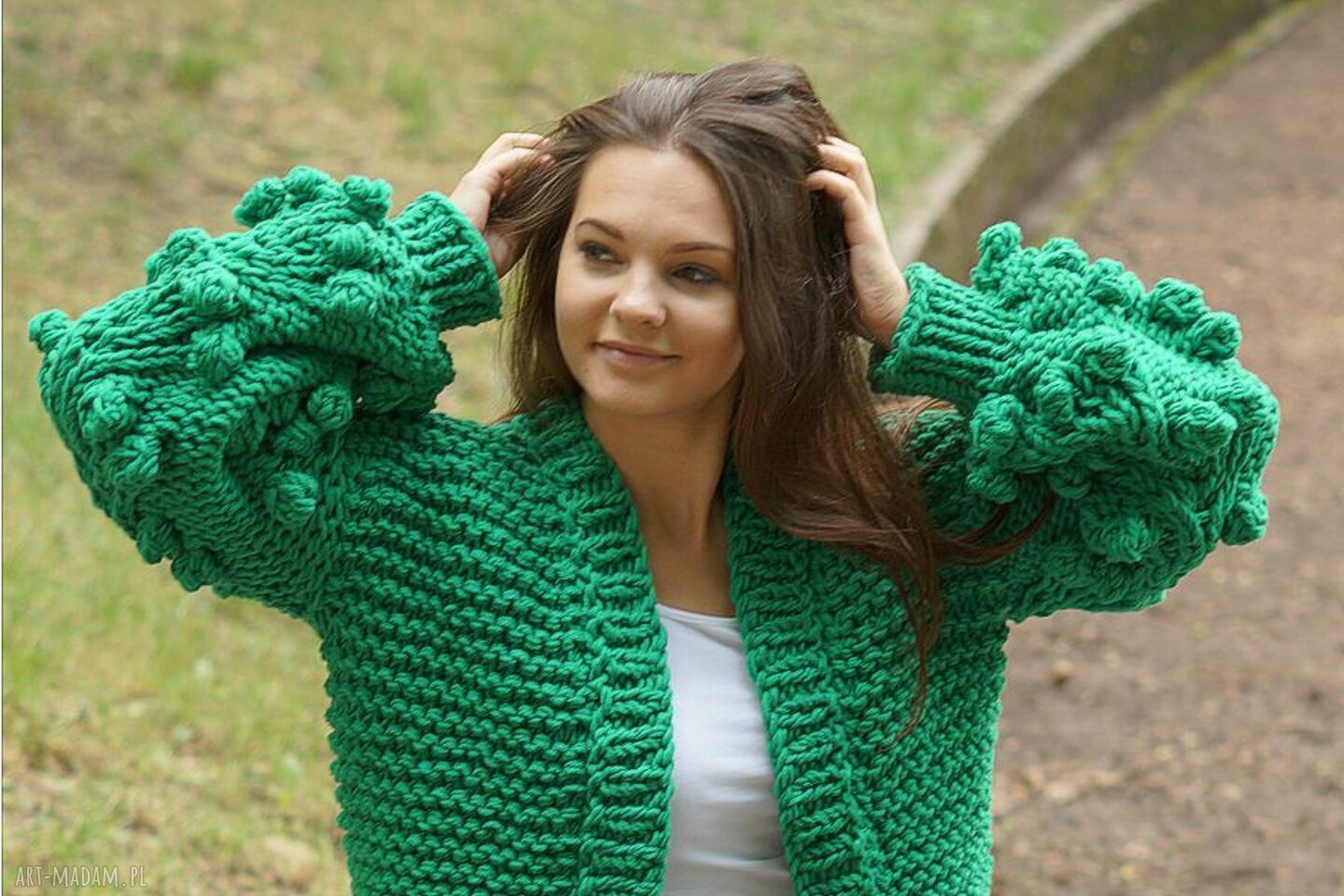 Green grassy bomber - gruby wełniany kardigan oversize z motywem roślinnym