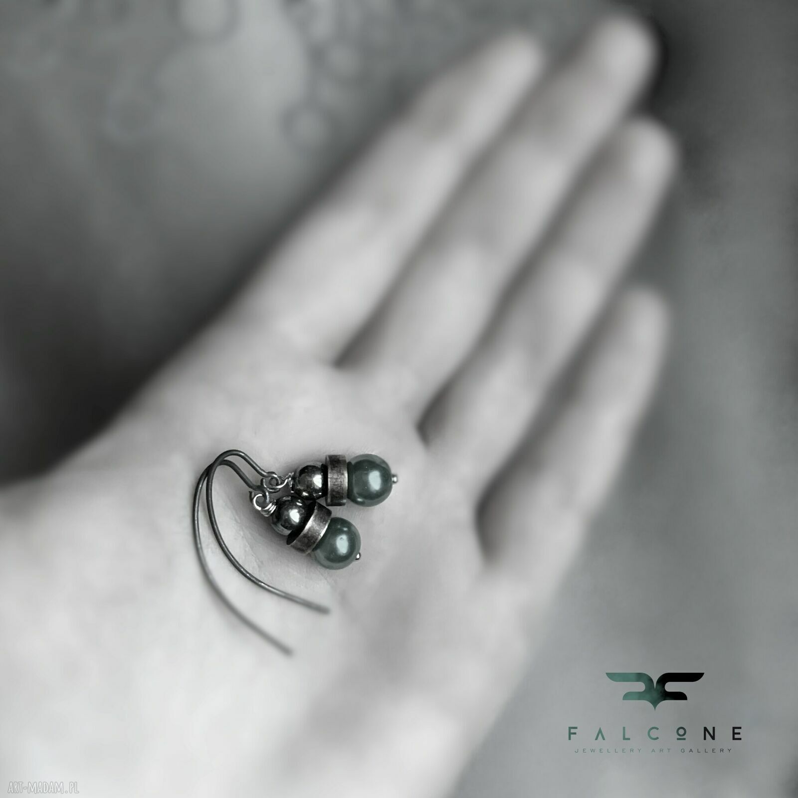 Kolczyki Green Scarab - patynowany mosiądz, turkusowo-zielone perły i hematyt