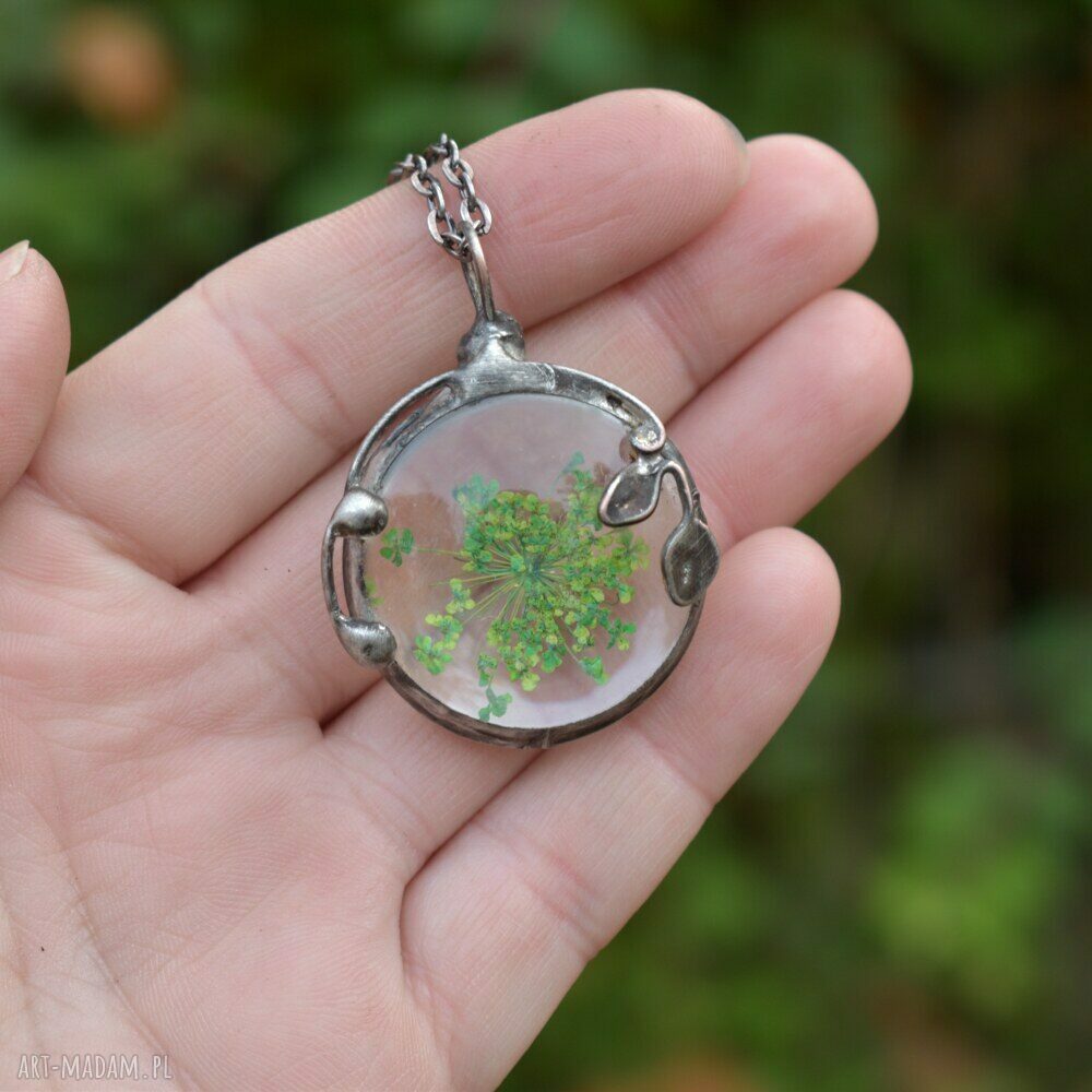 Green Meadow - naszyjnik z kwiatami w szkle (wisior terrarium)