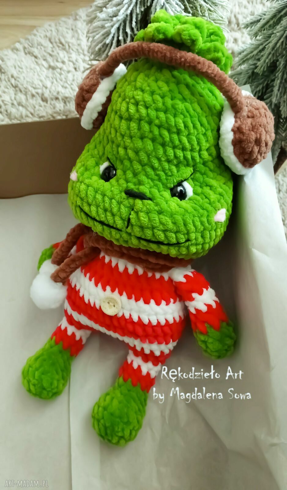 Świąteczny Grinch na szydełku - ręcznie robiona maskotka
