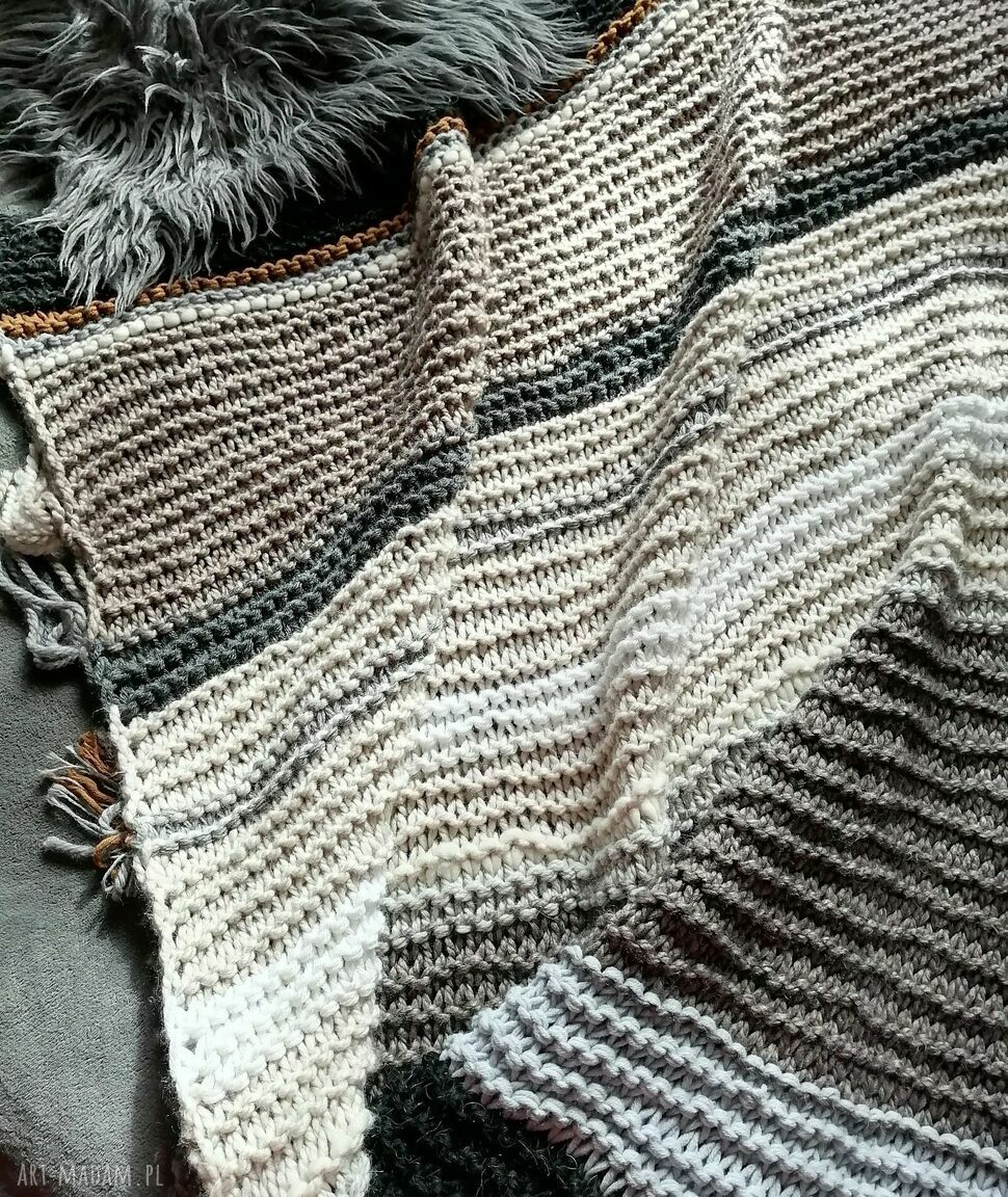 Gruby pled boho w pasy - koc na drutach z alpaki, wełny i akrylu