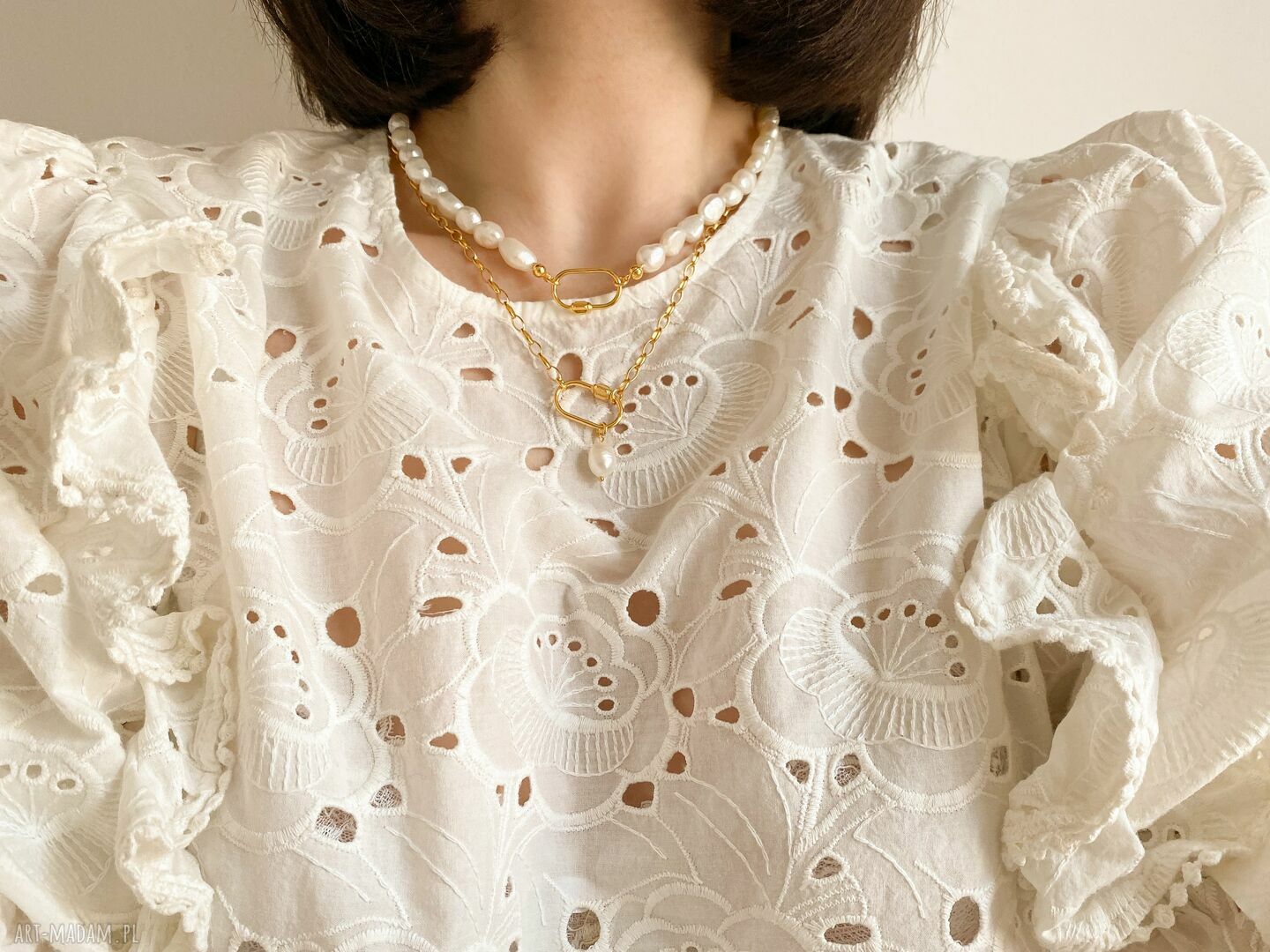 naszyjniki: Srebrny naszyjnik z ozdobnym zapięciem i naturalną perłą ręcznie zrobione