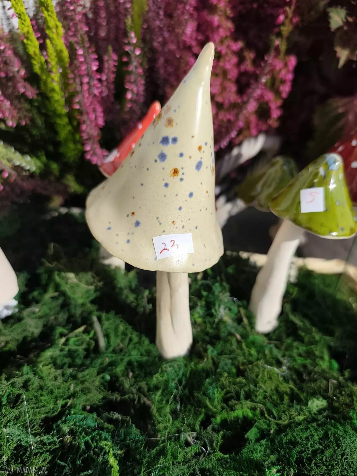 Ręcznie robiony ceramiczny grzybek do doniczki