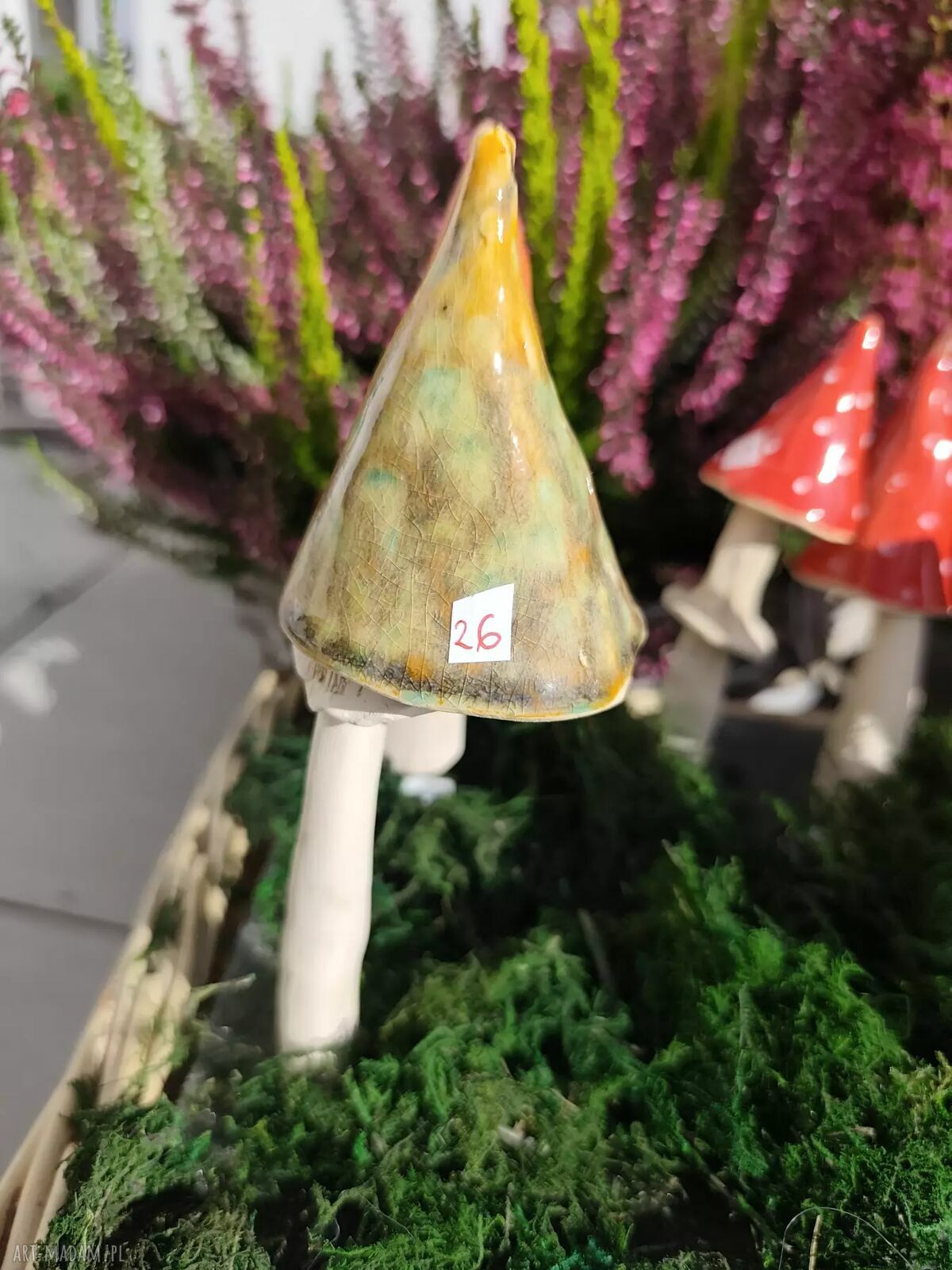 Ceramiczny grzybek na druciku do doniczki