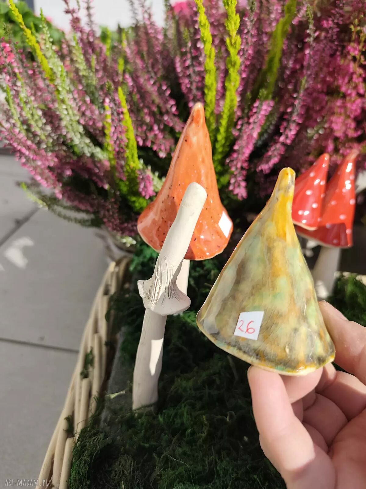 Ceramiczny grzybek na druciku do doniczki