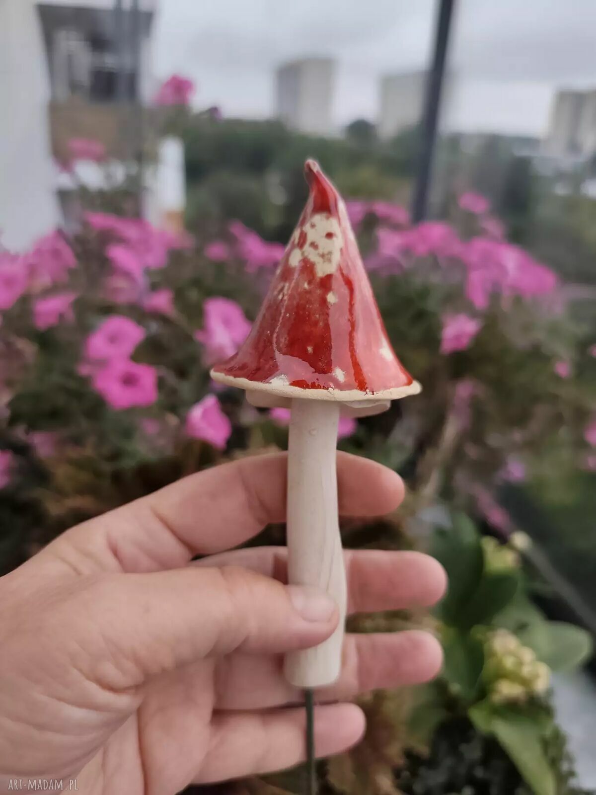 Ceramiczny grzybek do doniczki - ręcznie robiona dekoracja
