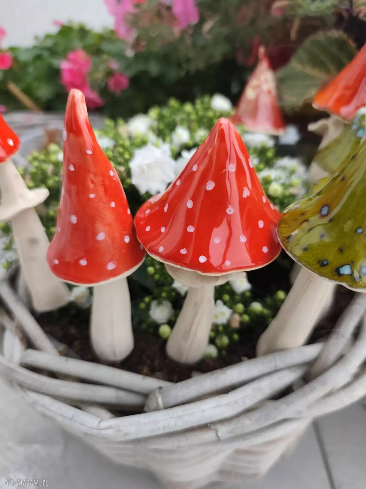 Ceramiczny grzybek do doniczki - ręcznie robiona dekoracja