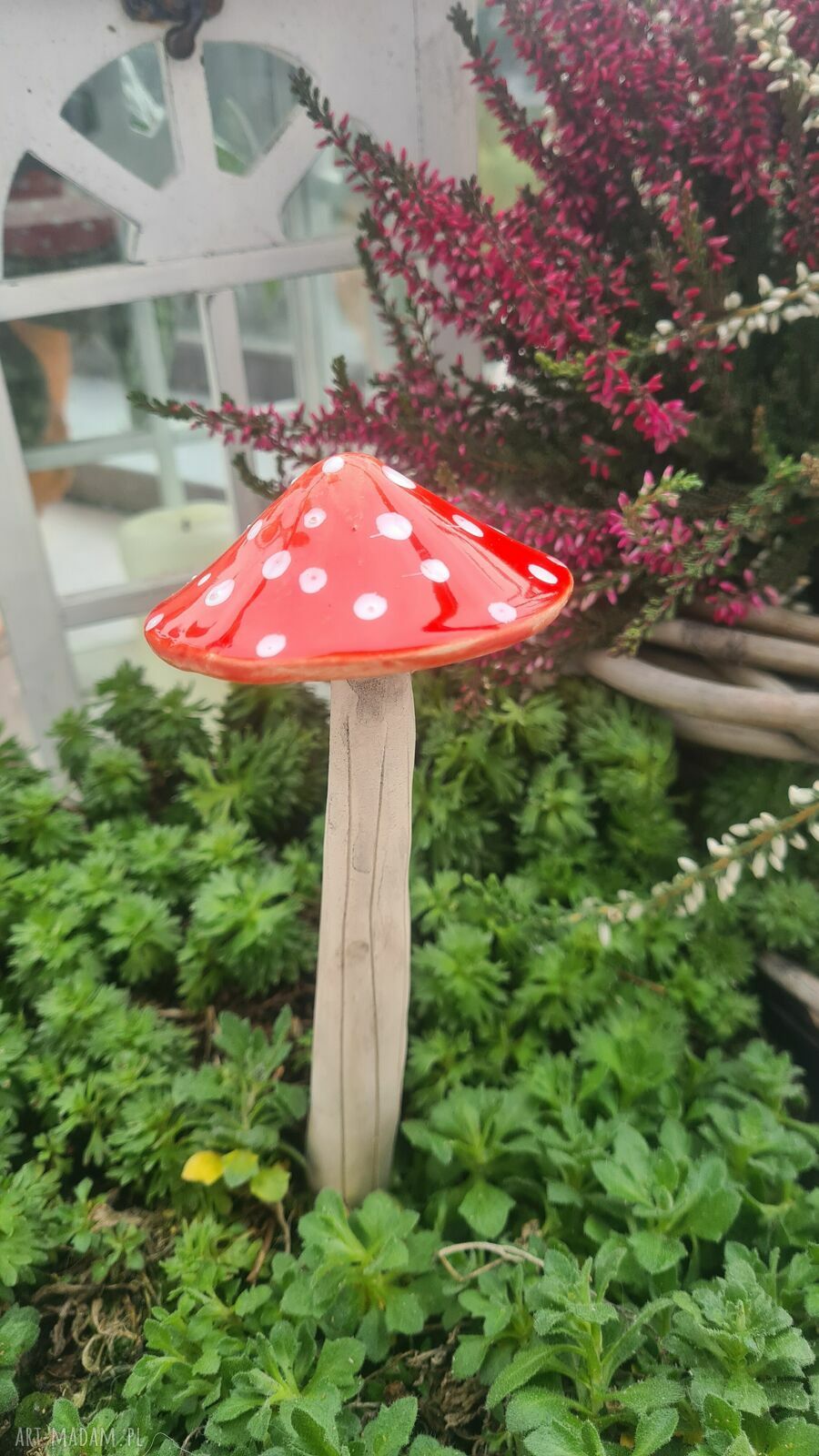 Grzybek ceramiczny na druciku - urocza ozdoba do doniczki