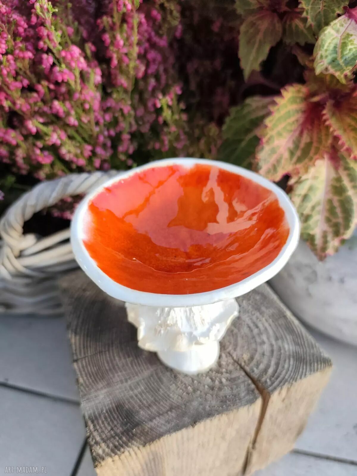 Ceramiczna miseczka w kształcie grzybka na nóżce