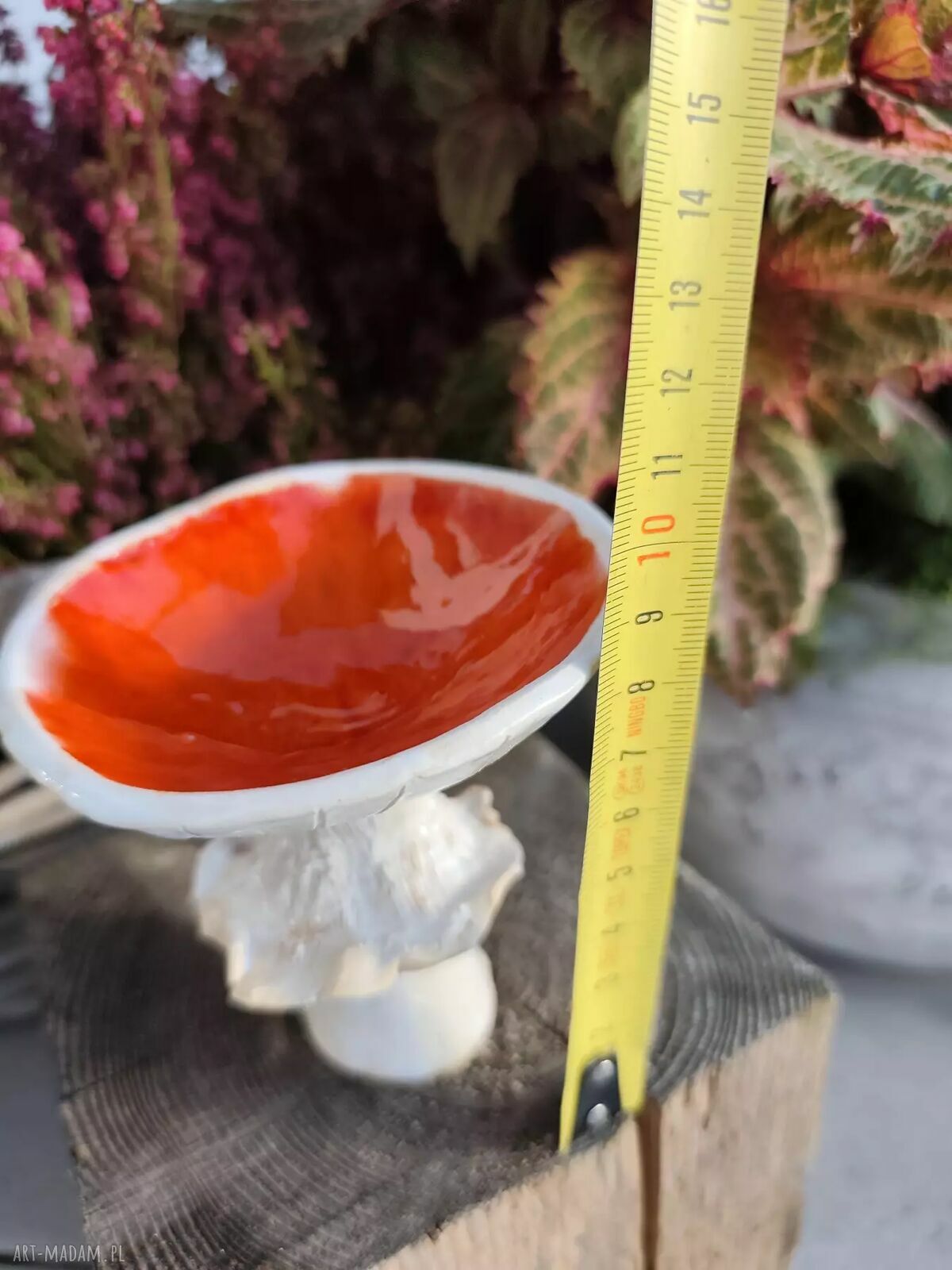 Ceramiczna miseczka w kształcie grzybka na nóżce