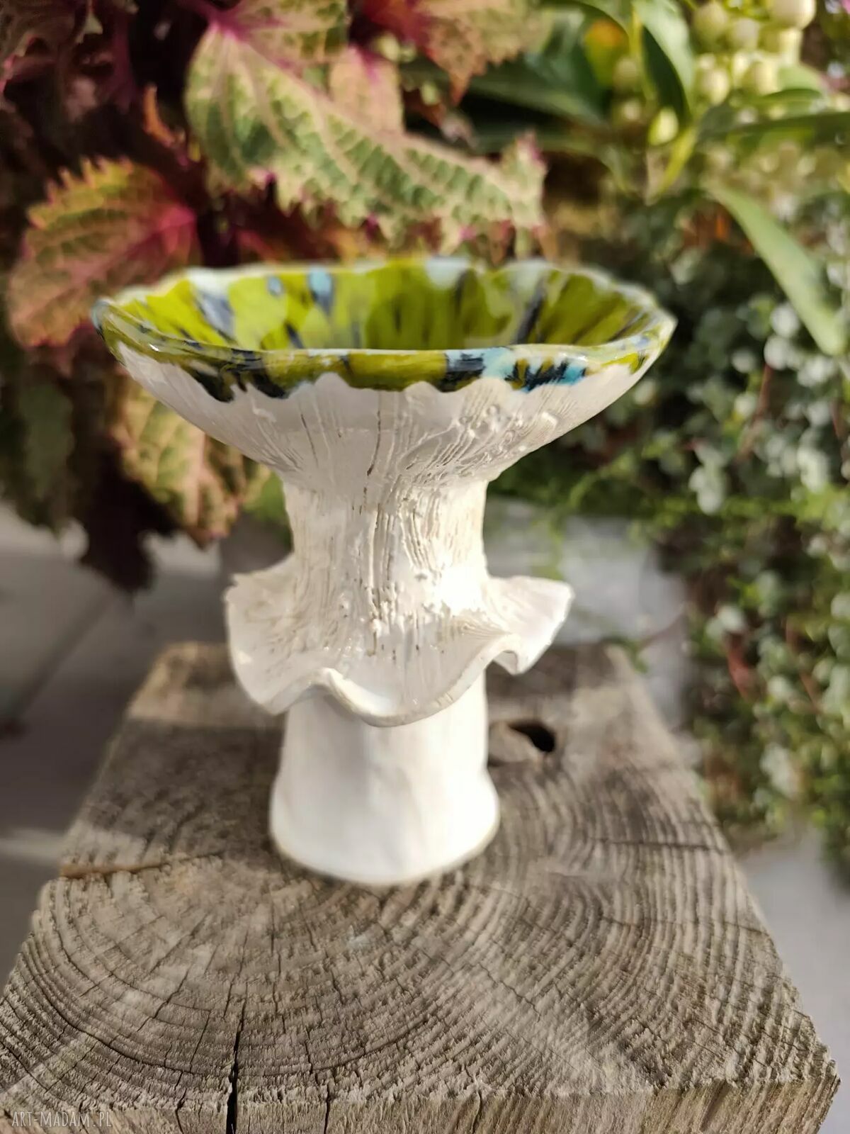 Ręcznie robiona ceramiczna miseczka w kształcie grzybka