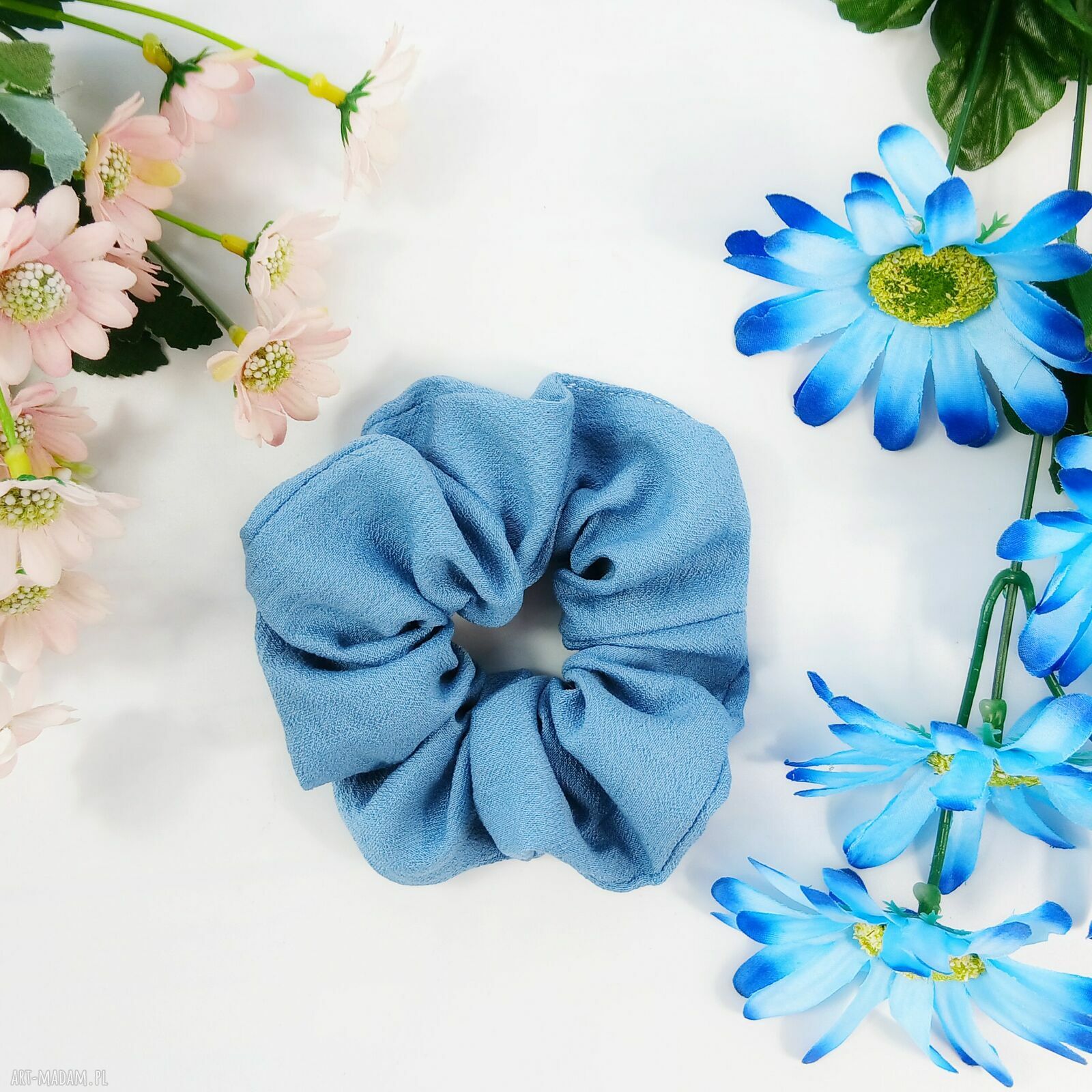 Niebieska gumka do włosów scrunchie z kreszowanej wiskozy - rozmiar L