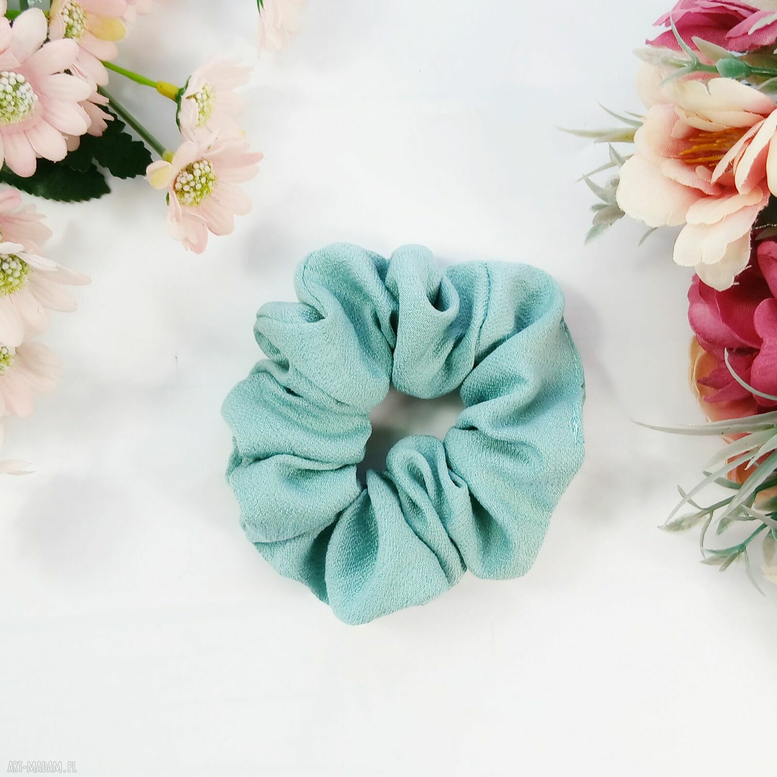 Miętowa gumka do włosów scrunchie z kreszowanej wiskozy